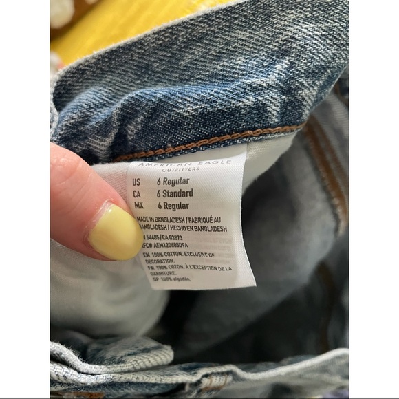 AEO • Mom Jean - Picture 4 of 4